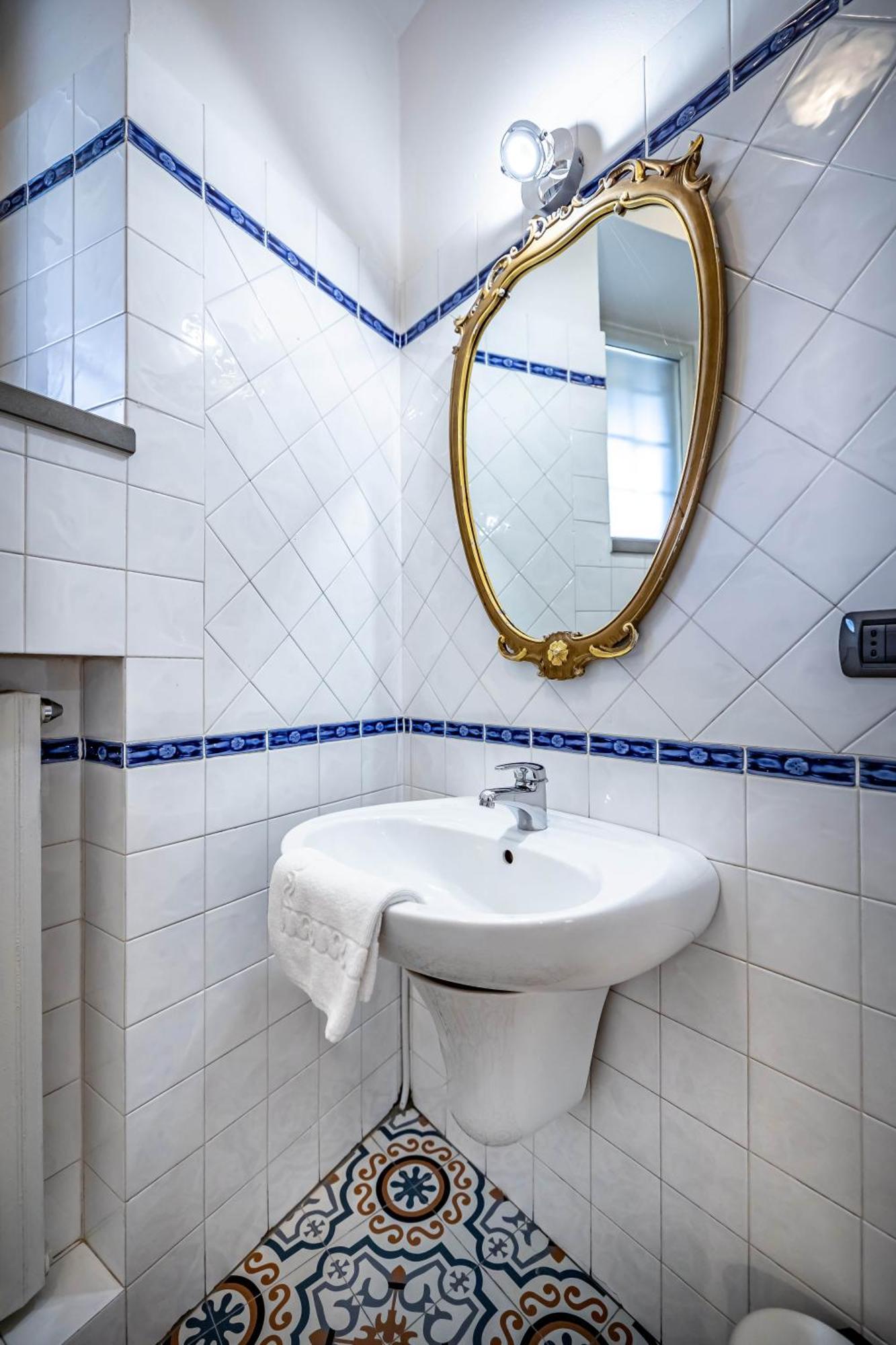 Yid Gramsci Apartment Флоренция Екстериор снимка